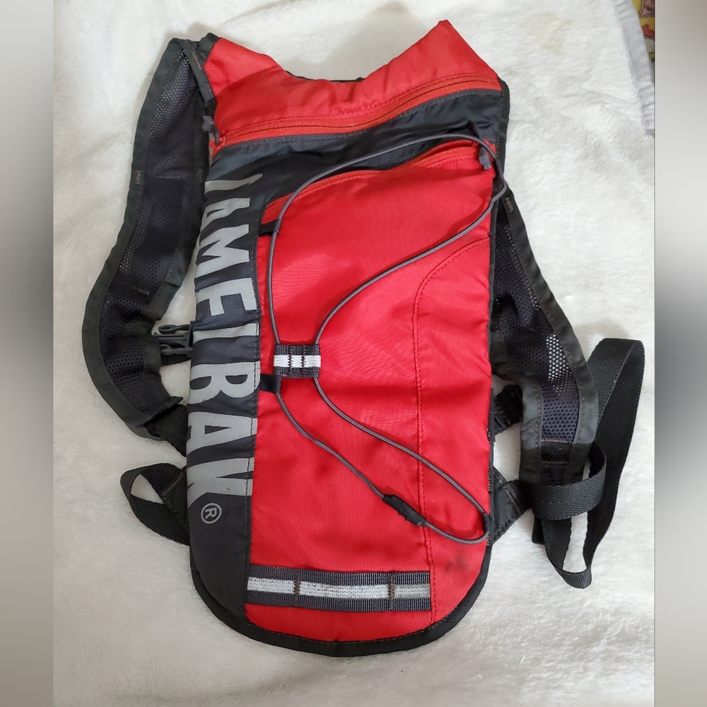 Camelbak backpack hydration reservoir classic 2 liter hiking water bottle camp